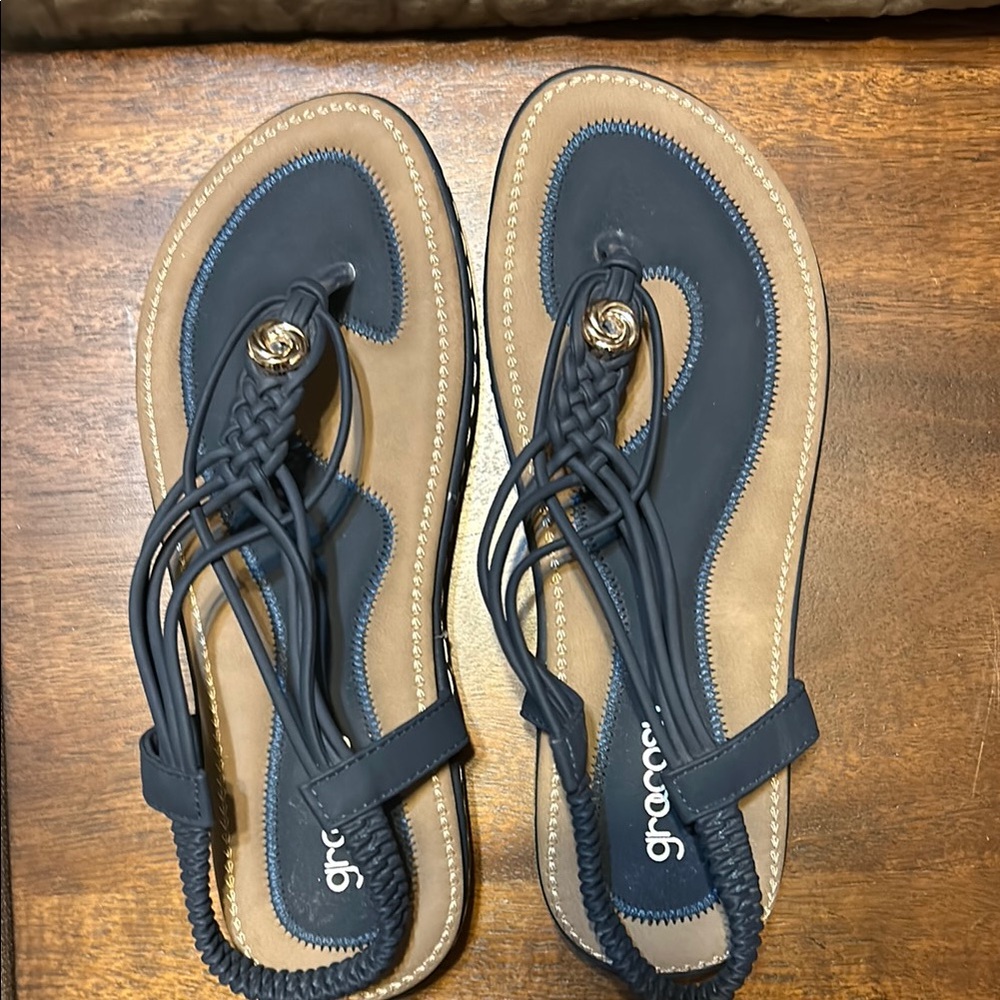 Gracosy Navy Blue Thong-Style Sandals